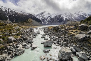 Dağ Mont Cook vadi Yeni Zelanda'da Gölü yol