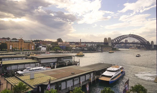 Quai Circulaire Avec Vue Sur Pont Port Sydney Opéra Arrière — Photo