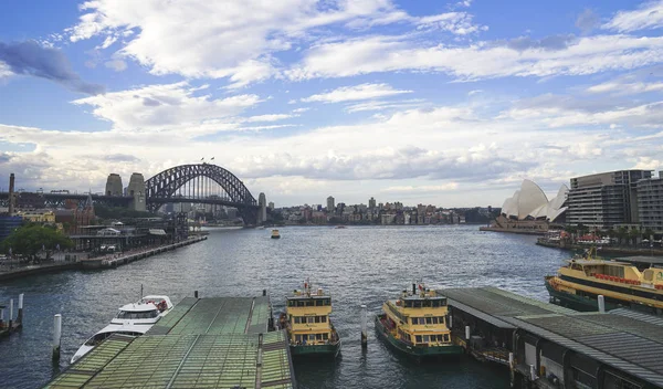 Quai Circulaire Avec Vue Sur Pont Port Sydney Opéra Arrière — Photo