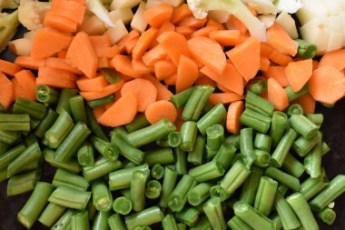 mutfak at sebze kesme yakın görünümü sonra karıştırın.