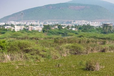 Arka plan ile kentsel awesome seyir Slough yakın görünümü oluşturma. 
