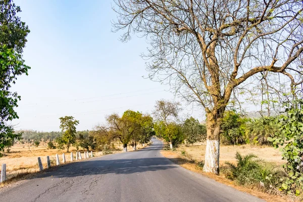 Estrada Rural Indiana Para Cima Estrada Encontra Horizonte Céu Através — Fotografia de Stock