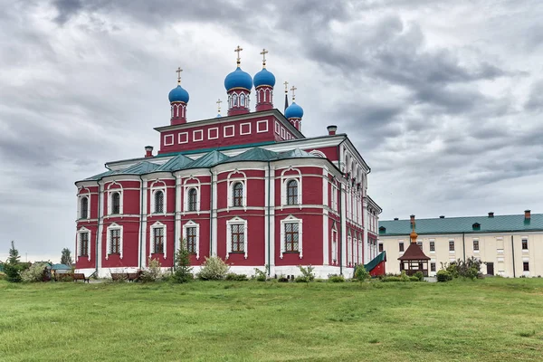 Nikolo-radovitskiy Manastırı, Radovici Köyü, Egoryevskiy district, 1584, Rusya Federasyonu.