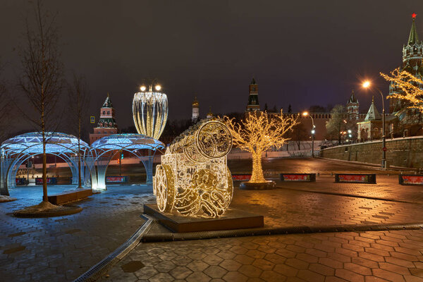 Types of Moscow at night on Christmas eve.