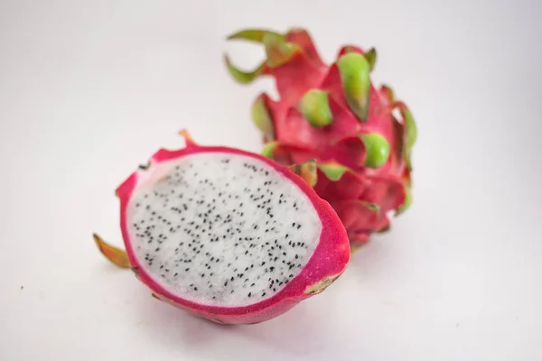 Egzotikus Érett Fehér Pitaya Sárkány Gyümölcs Piros Pitahaya Trópusi Gyümölcs — Stock Fotó