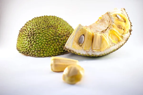 Maturo Jackfruit Isolato Con Baccelli Jackfruit Sfondo Bianco — Foto Stock