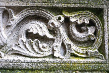 Saulieu ana Katedrali dış dekorasyon heykelleri yakın çekim