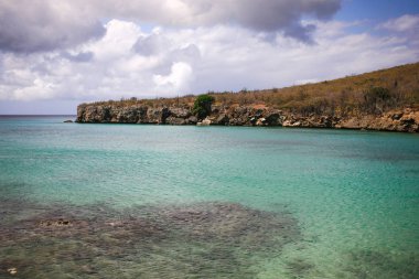 Santa Cruz Curaçao 'da ücretsiz bir yerel plaj görünümü, Karayip
