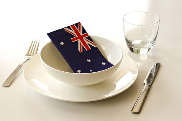 Vit Middag Inställning Vit Yta Med Australien Dag Flagga Servett — Stockfoto