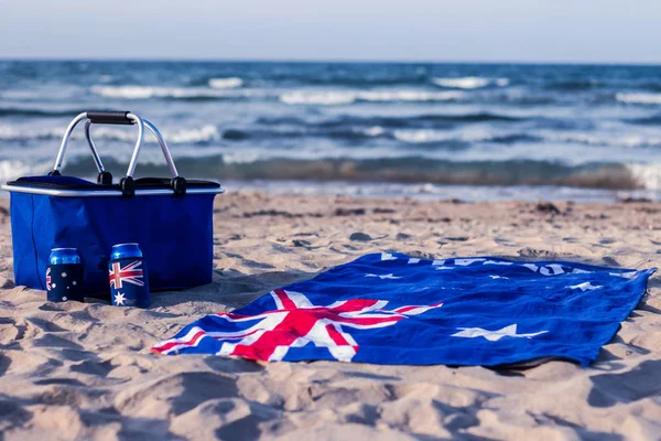 Cesta Picnic Azul Toalla Con Una Bandera Del Día Australia —  Fotos de Stock