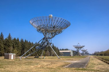 Westerbork Hollanda radyo teleskoplarla uzun satırı