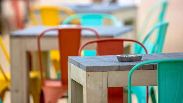 Moderna Terrazza Ristorante All Aperto Con Posacenere Colori Fantasia — Foto Stock