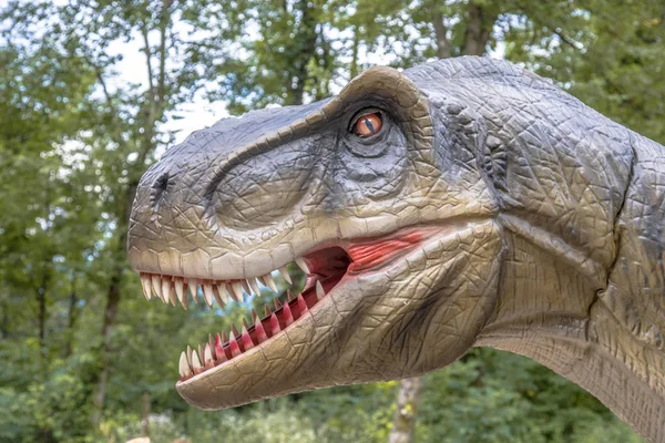 Tyrannosaurus Rex Modeli Portre Doğal Bush — Stok fotoğraf