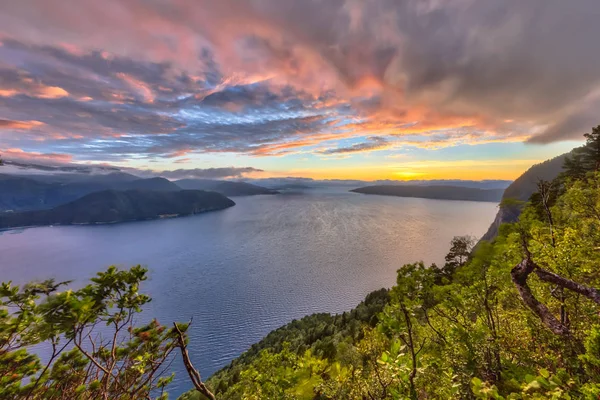 Zonsondergang Noorse Fjord Van Romsdalsfjord Buurt Van Vestnes Noorwegen Hdr — Stockfoto