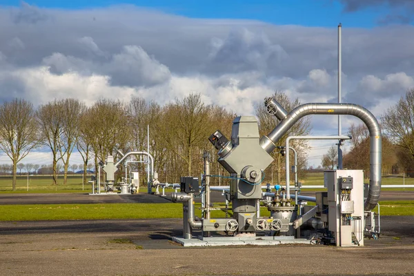 Moderne Bohrköpfe Auf Erdgasfeld Aufbereitungsanlage — Stockfoto
