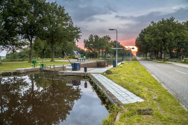 Appelscha Holanda Junho 2016 Velho Trabalho Sluice Câmara Bloqueio Canal — Fotografia de Stock