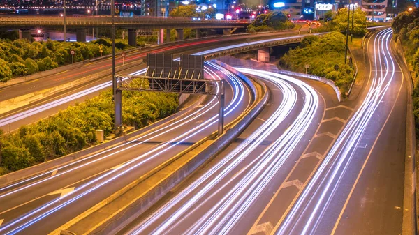 Długi Czas Ekspozycji Nocy Ruchu Autostradzie Większym Mieście — Zdjęcie stockowe