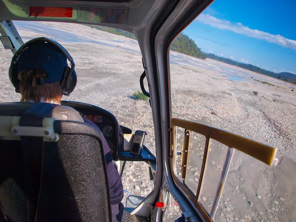 Helicopter Flight Rugged Wilderness Broad River Bed Landscape New Zealand — Stock Photo, Image