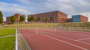 Genel spor tesisinde finans bölgesine ofisteki banliyö Lahey, Hollanda