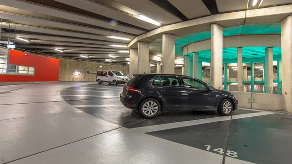 Parked Cars Modern Underground Circular Parking Garage — Stock Photo, Image