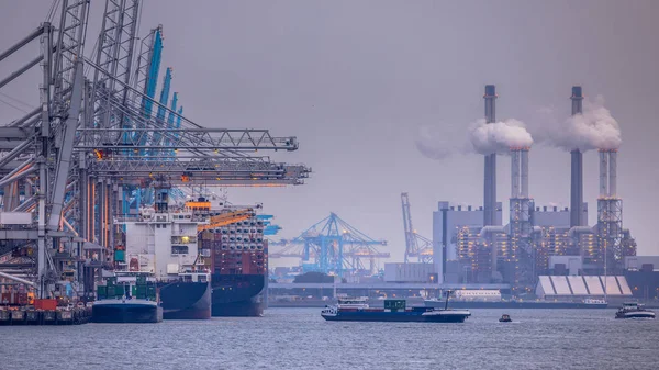 Rotterdam Europoort Průmyslový Přístav Krajina Vykládání Lodí Pracovní Továrny — Stock fotografie