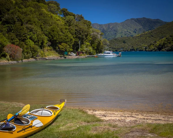 Marlborough Geliyor Yeni Zelanda Sahilde Kayık — Stok fotoğraf