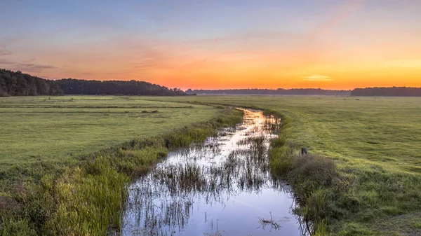 Sunset Landscape Lowland Folyó Koningsdiep Hollandiában — Stock Fotó