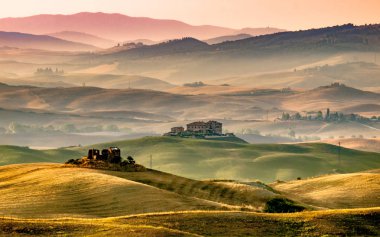 Villa ve köyleri ile Tuscany tarım arazileri