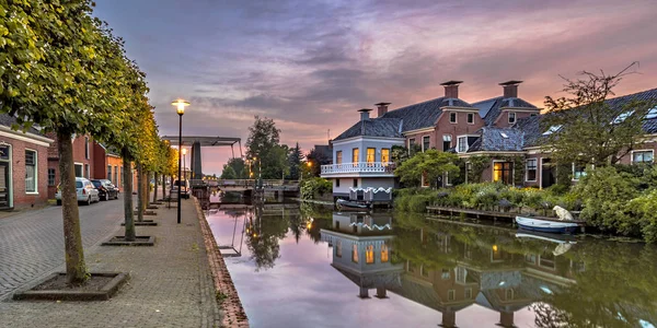 Dorfkanal-Szene onderdendam — Stockfoto