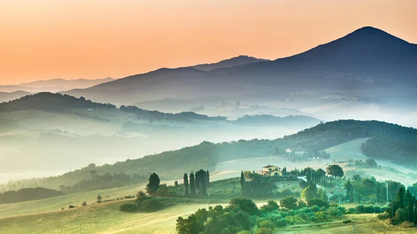 Tuscan Country during Sunrise, Italy — Stock Photo, Image