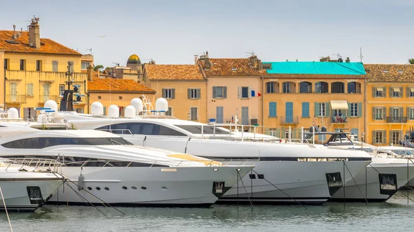 Luxusní jachty úroda Marina — Stock fotografie