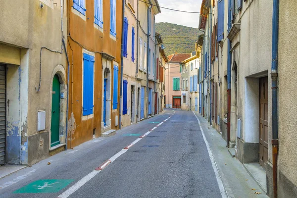 Calle en pueblo rural francés — Foto de Stock