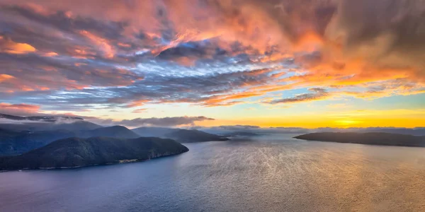 Norveç fiyortlarının panoramik havadan görünümü — Stok fotoğraf