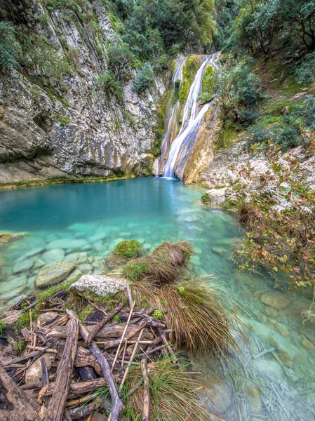 Водоспад kalamaris річка Пелопоннес — стокове фото