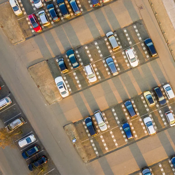 Pequeño estacionamiento — Foto de Stock