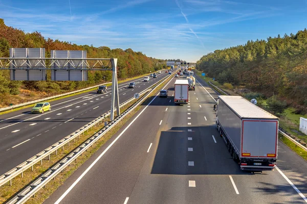 Avond verkeer van boven gezien — Stockfoto