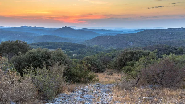 Ανατολή Ηλίου Πάνω Από Εθνικό Πάρκο Cevennes Κοντά Monoblet Occitanie — Φωτογραφία Αρχείου