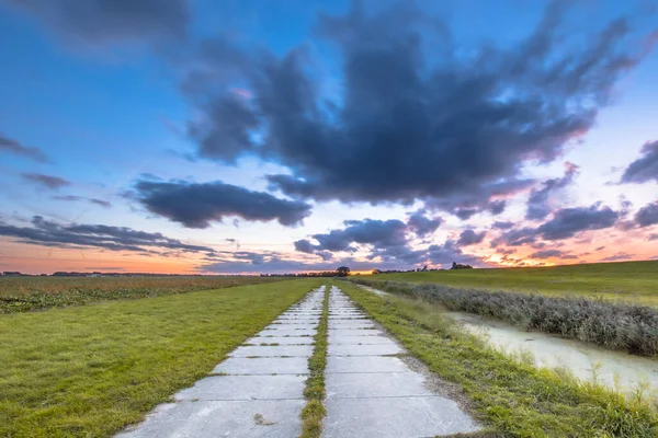 Trail Agricultural Open Grassy Countryside Sunset Beautiful Sky Usquert Groningen — Stock Photo, Image