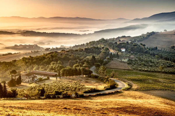 Landschaft Eines Toskanischen Dorfes Nahe Florenz Einem Nebligen Morgen Italien — Stockfoto