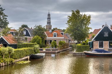 Hollanda, Friesland, Hindeloopen kasabasındaki köy sahnesi