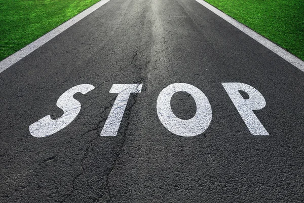 Message Arrêt Sur Fond Route Asphaltée Ensoleillée — Photo