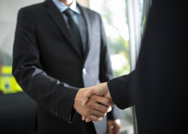 İş tokalaşması ve iş adamları