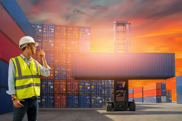 Foreman Kontrola Nakládky Kontejnery Box Nákladní Lodi Pro Import Export — Stock fotografie