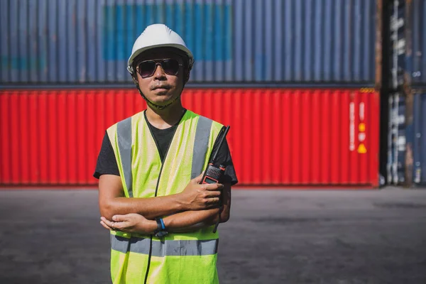 Foreman Controle Laden Containers Doos Van Vrachtschip Voor Import Export — Stockfoto