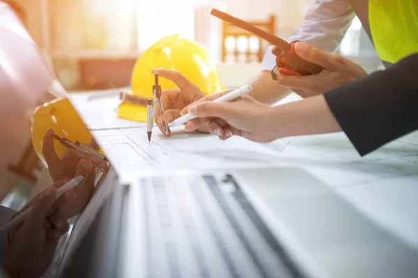 Engenheiro Asiático Homem Mulher Discutindo Sobre Plano Construção Para Construção — Fotografia de Stock