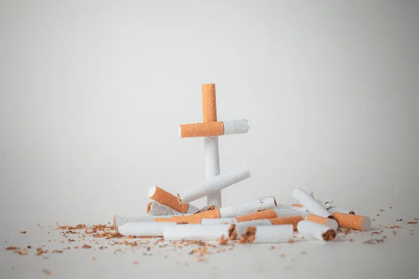 Kouření zabíjí, koncept. sociální problém — Stock fotografie