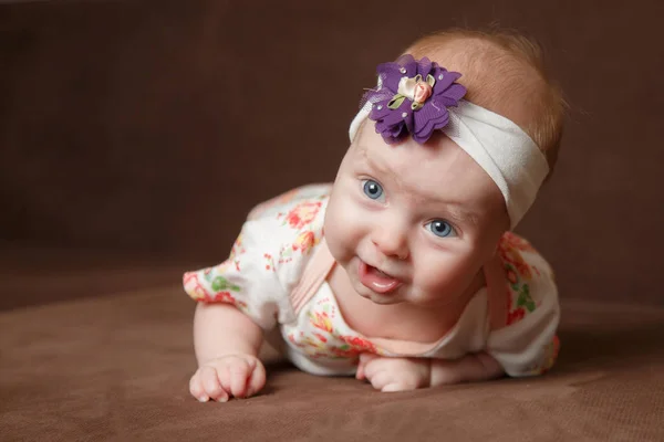 Kleines Baby im Kindheitskonzept — Stockfoto