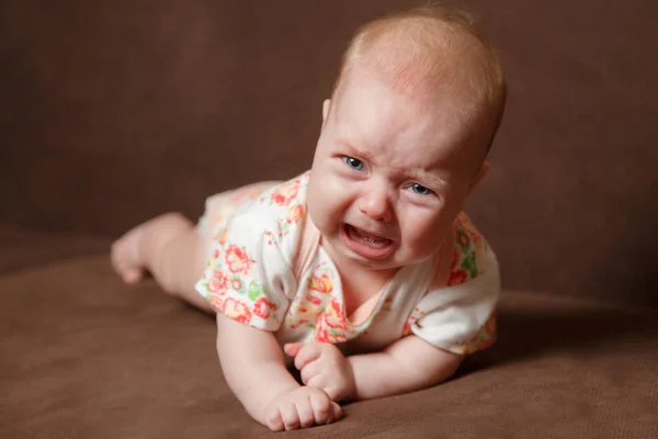 Grædende baby pige - Stock-foto