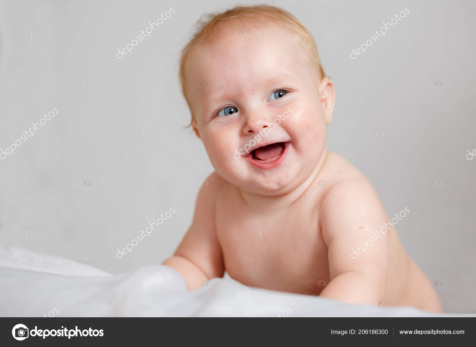 Bebe Drole Fille En Pepiniere Image Libre De Droit Par Karpik Hoi C