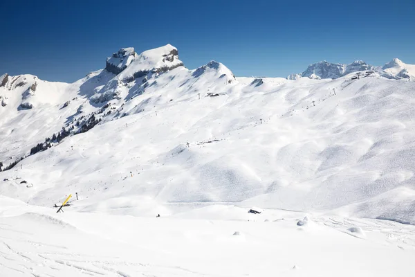 Schweiziska Alperna Omfattas Nya Nysnö Sett Från Hoch Ybrig Ski — Stockfoto